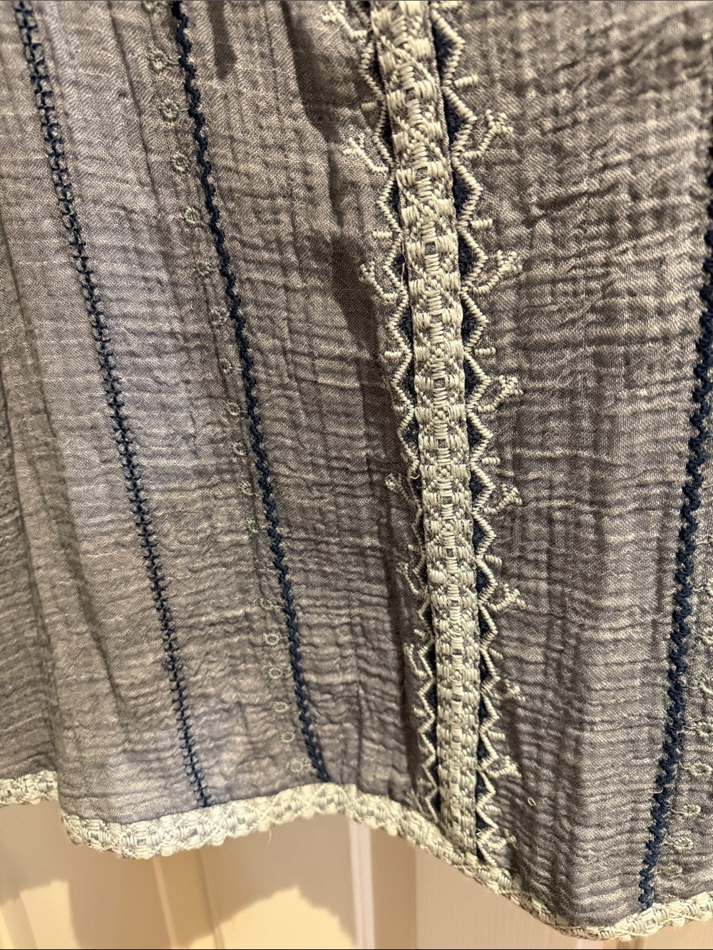 Johnny Was Light Blue Embroidered Tunic with Indigo Accents - Picture 4 of 5